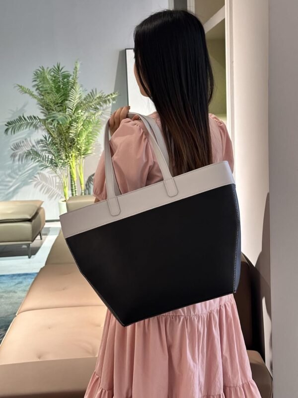 AKV Fashion Two-Tone Tote Bag, Large Capacity Shopping Handbag, Shoulder Bag Design